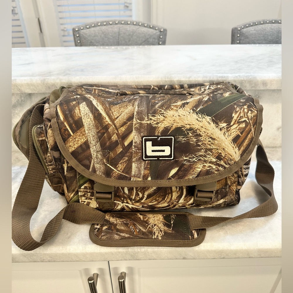 Air Blind Bag | Hunter’s Choice Bag with Strap and multiple compartments.